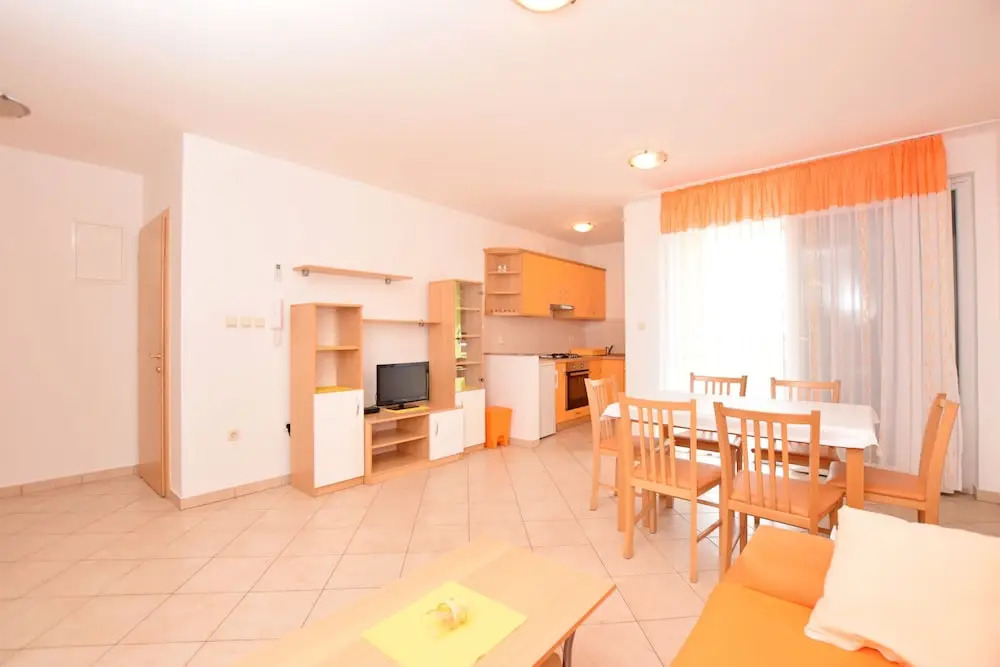 Apartments Lana