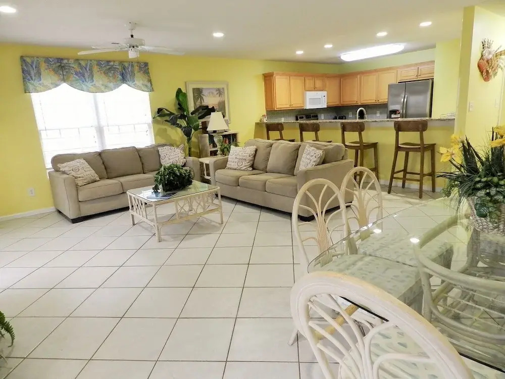 Beach Hutt 5 Bedrooms 4 Bathrooms Home