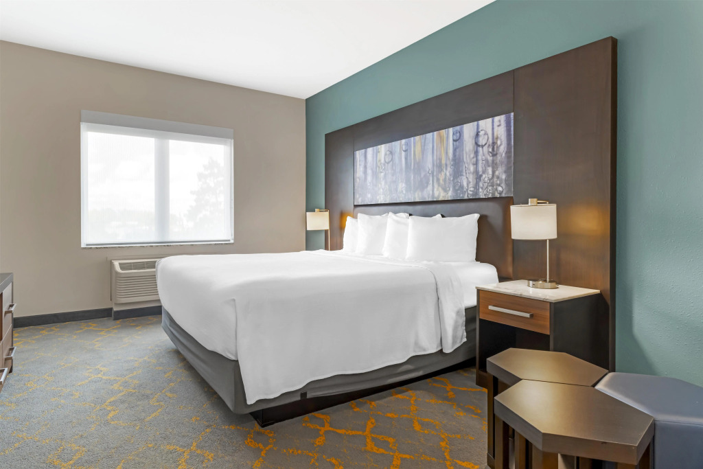 Best Western Plus Isanti