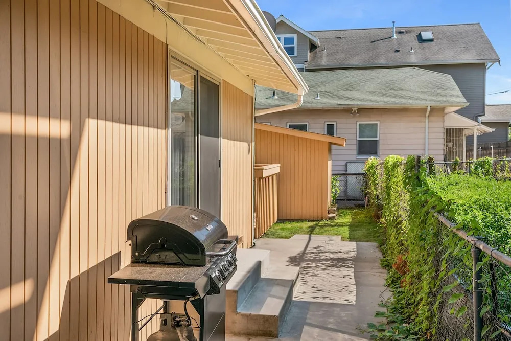 Seattle Vacation Home - Roy Street
