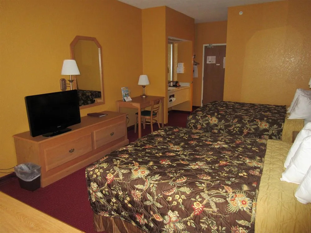 Parkfield Inn - Clinton