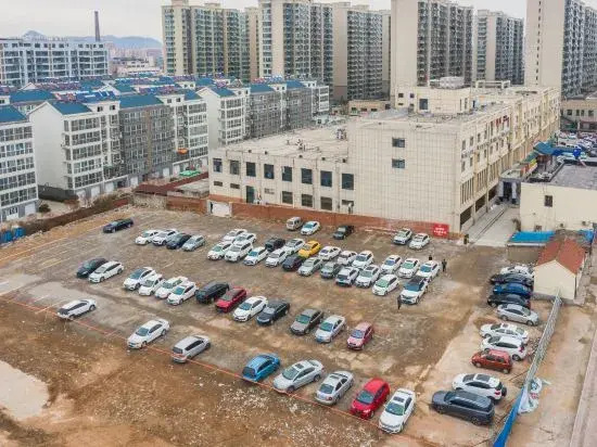 Super 8 Hotel (Linyi Changlin Street)