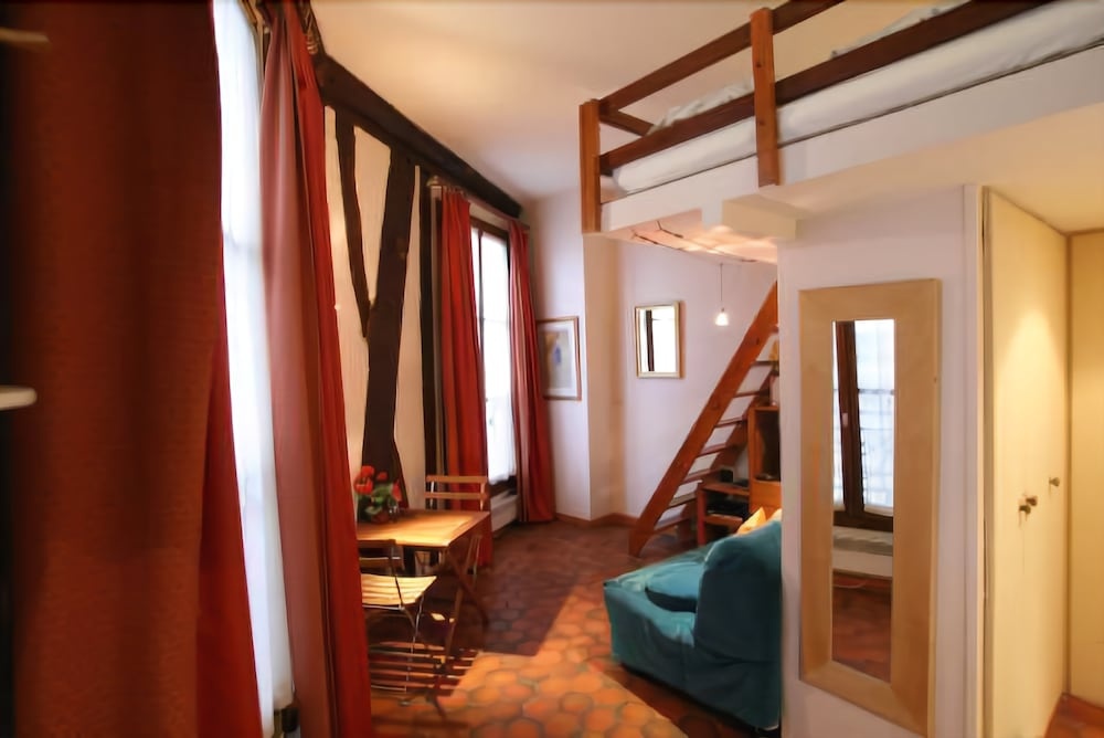 Latin Quarter Apartment 4 guests