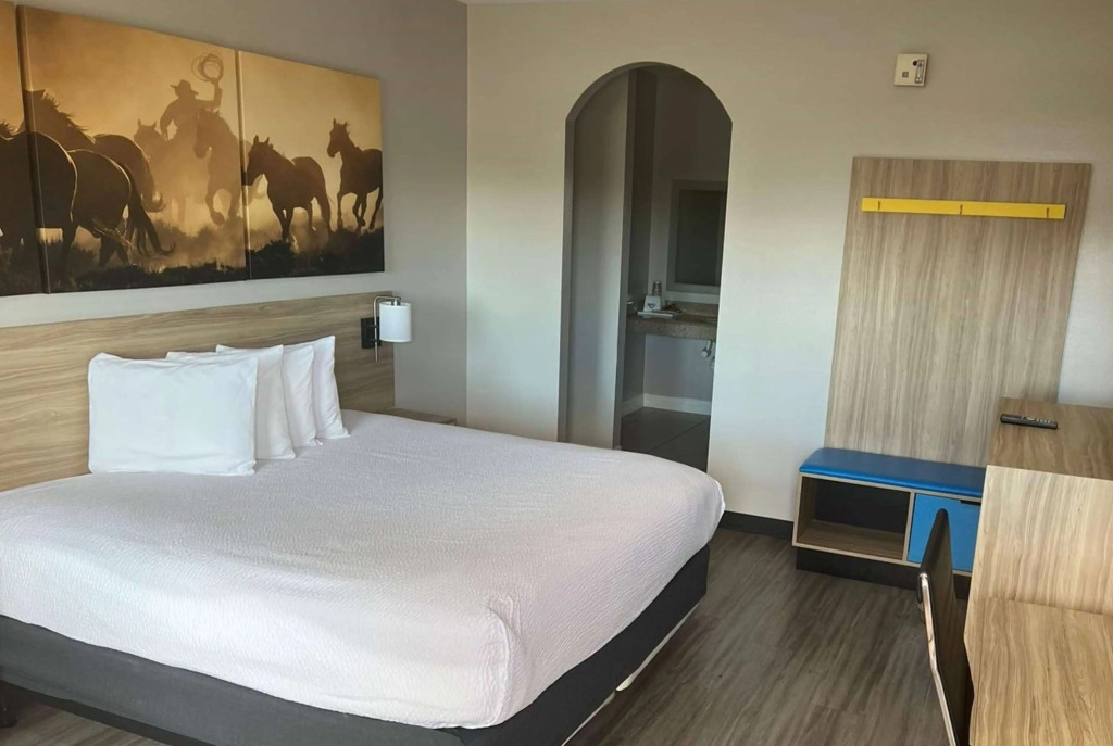 Days Inn by Wyndham Humble/Houston Intercontinental Airport