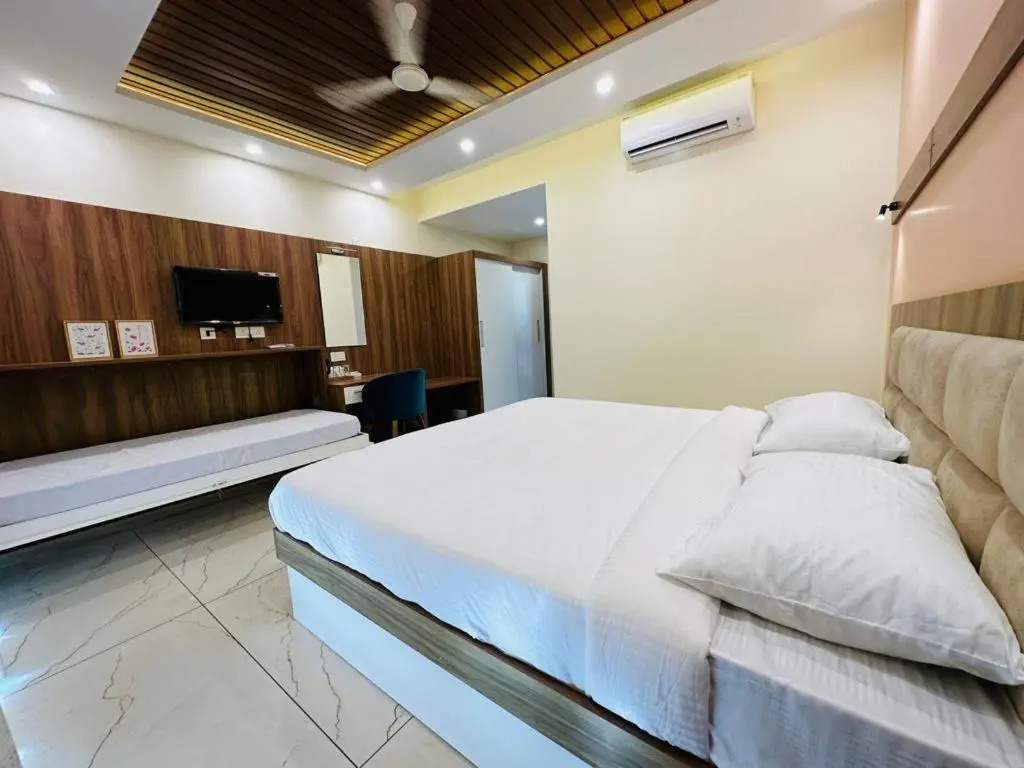 Aananda Wellness and Resorts