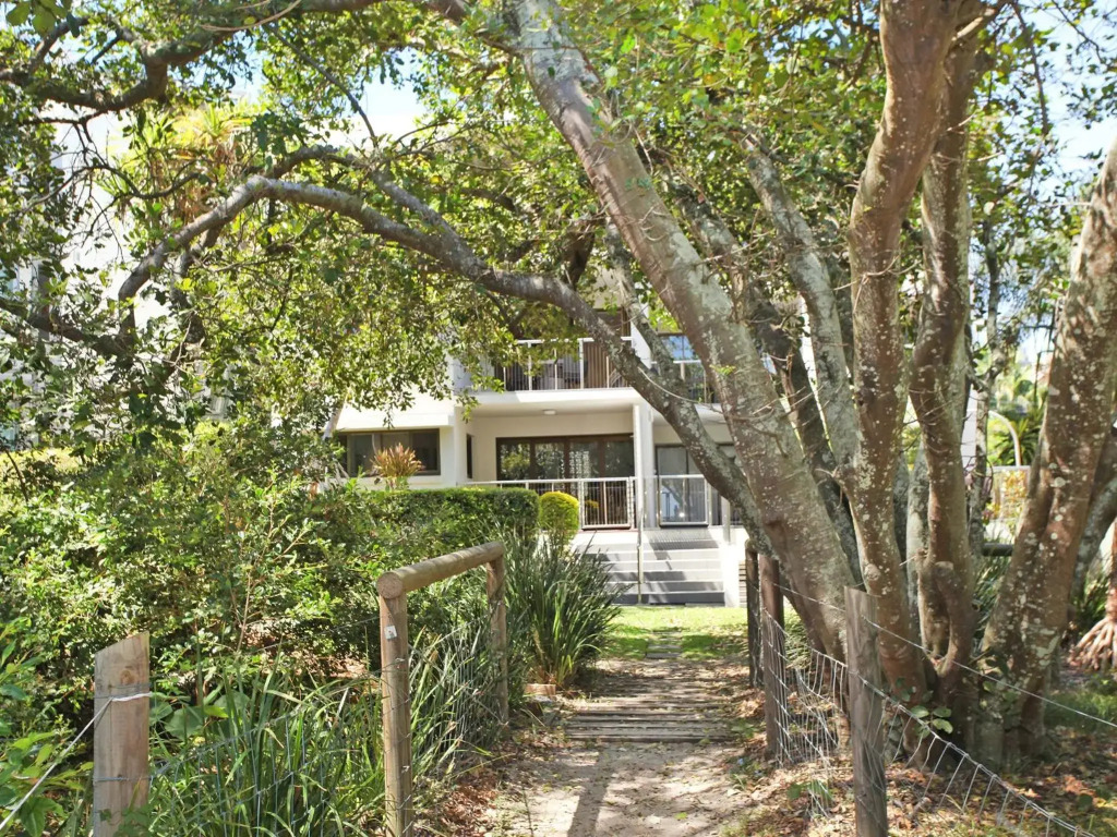 Windmill 4 - Two Bedroom Beachside Apartment on Parkyn Parade!