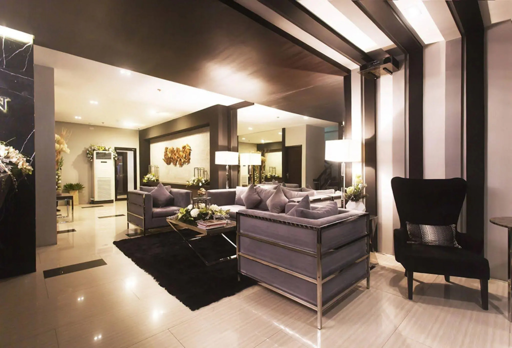 Grace Crown Hotel
