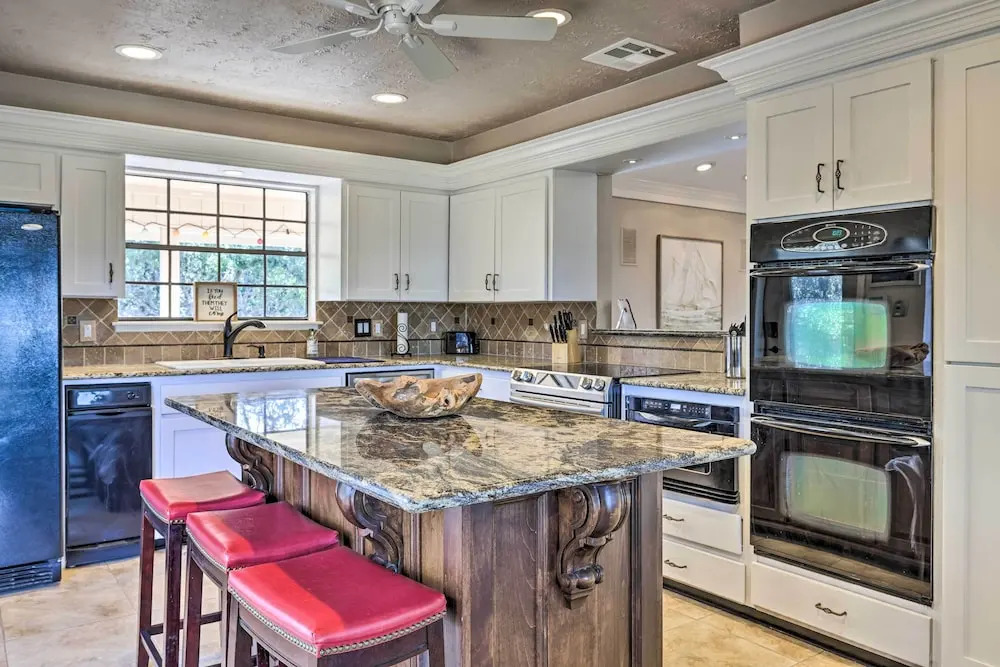 Canyon Lake Home: Hill Country & Water Views!