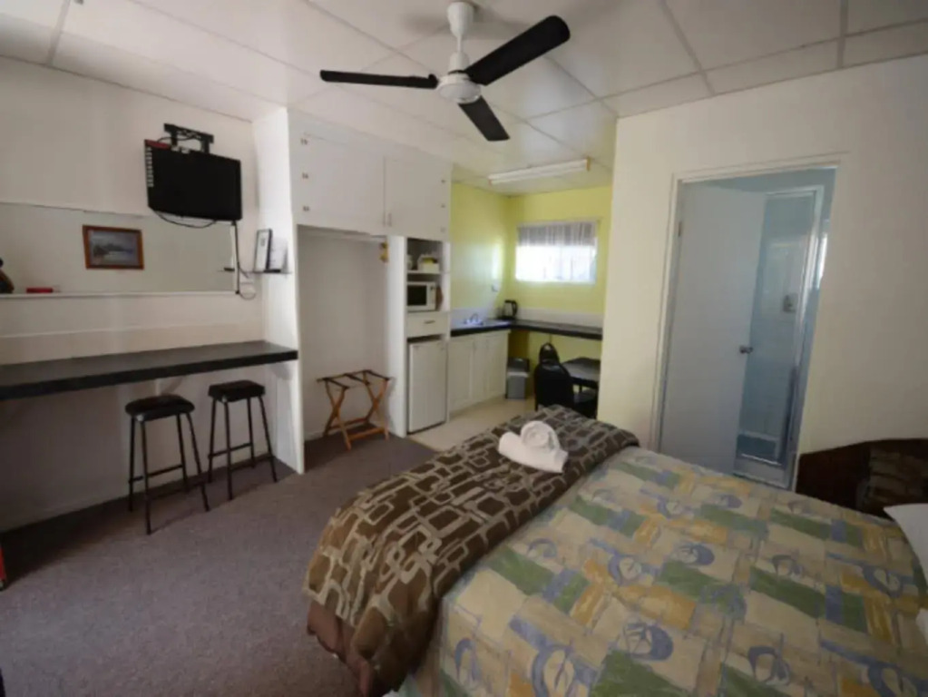 Gold City Motel