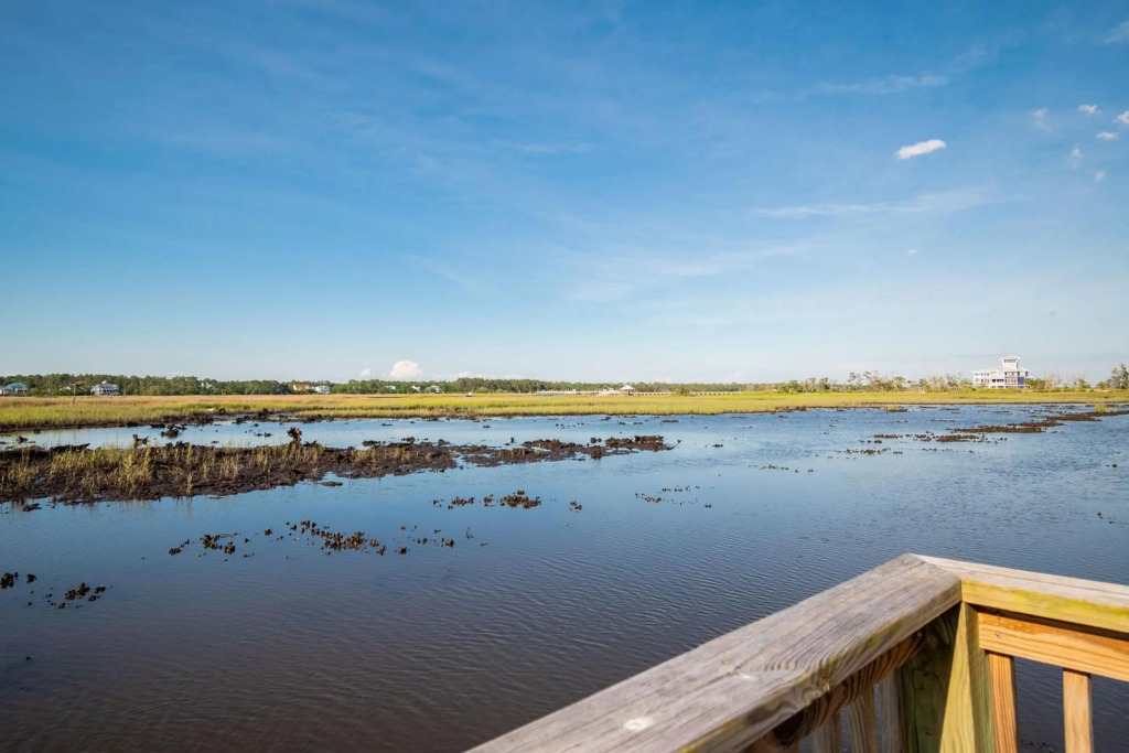 Dockside Paradise by Oak Island Accommodations