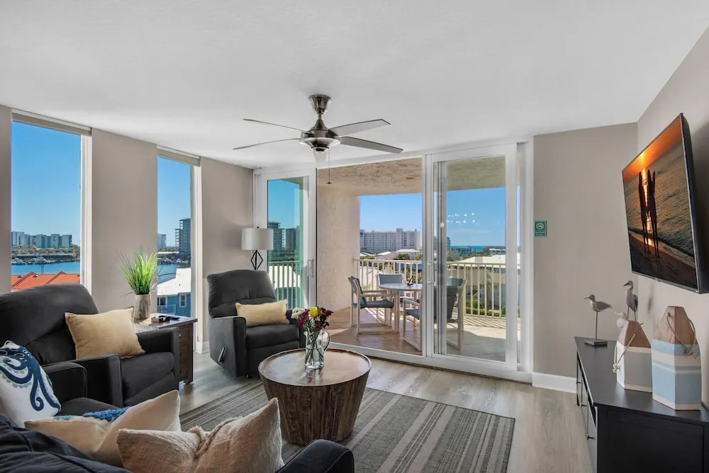Dolphin Point #602a