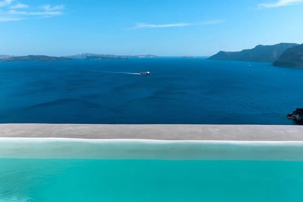 Big Blue Villa by Caldera Houses