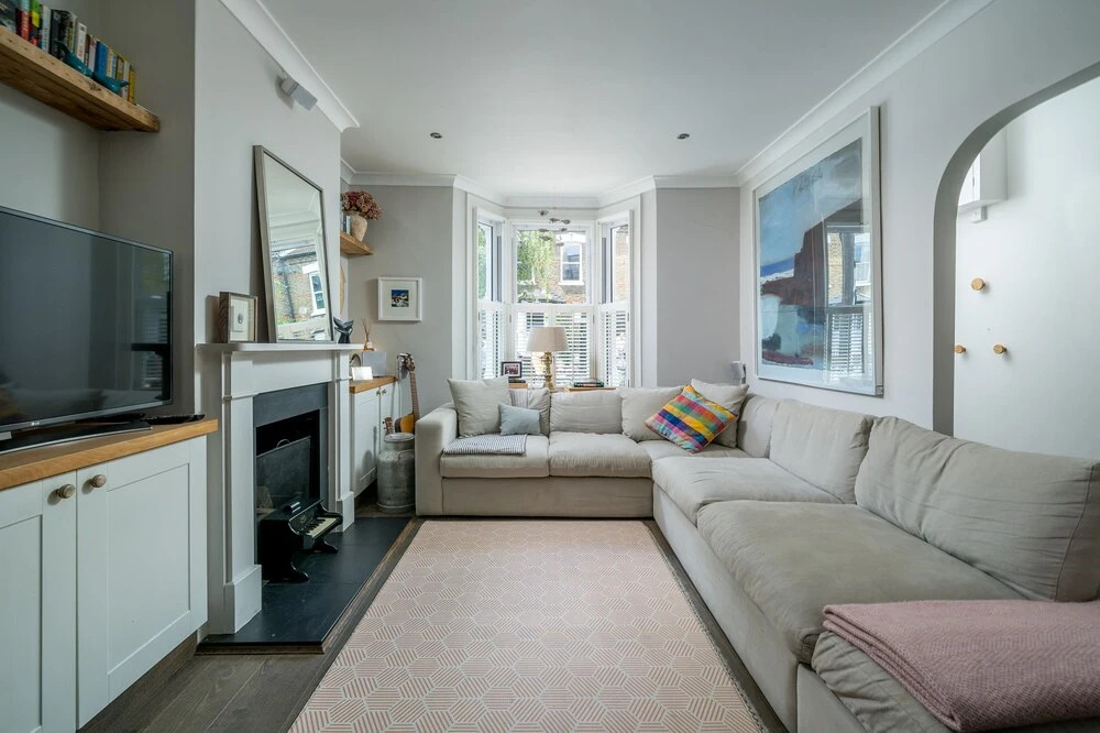 Altido Homely 4-Bed House W/ Terrace In Wandsworth