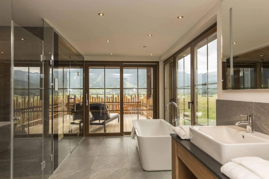 PUR Suites & Chalets