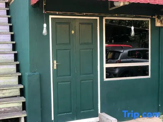 Rumah Tepi Istana