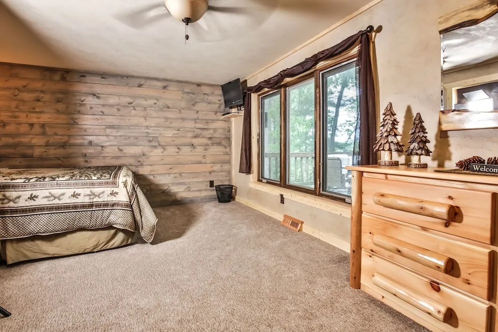 East Bay Hideaway - 4 Br Home