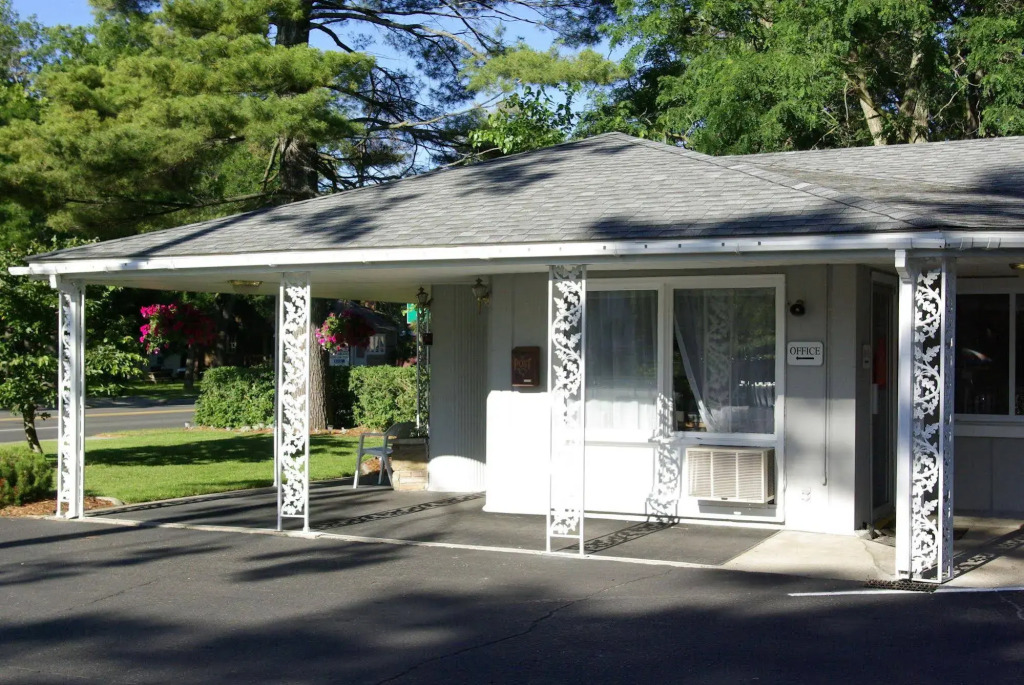 Grand Traverse Motel