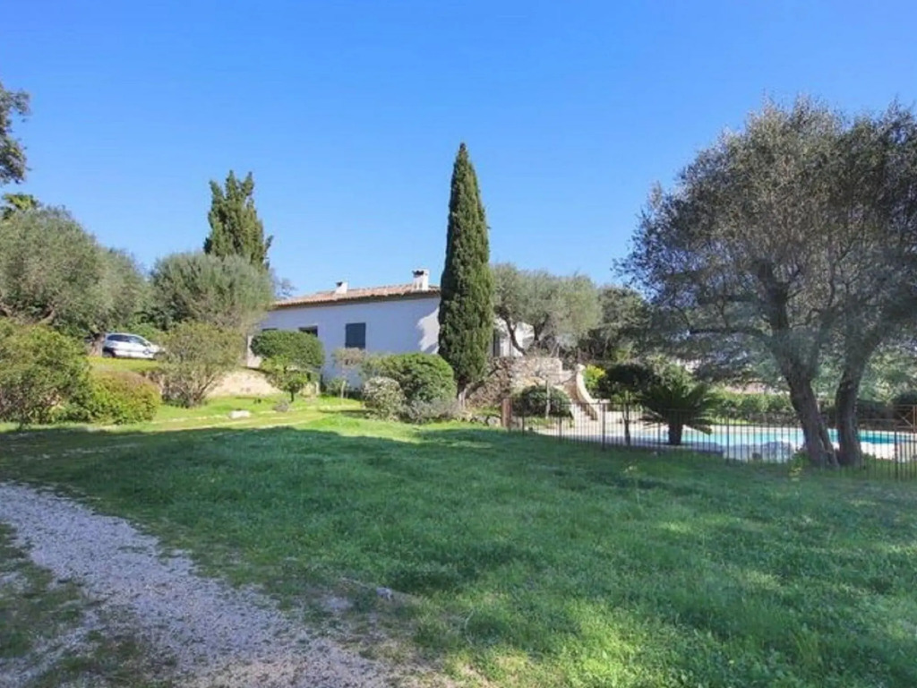 Cheerful Holiday Home in Grimaud With Private Pool