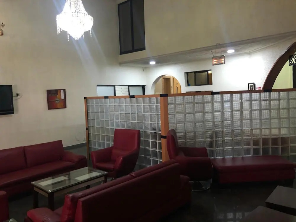 Solitude Hotel Yaba