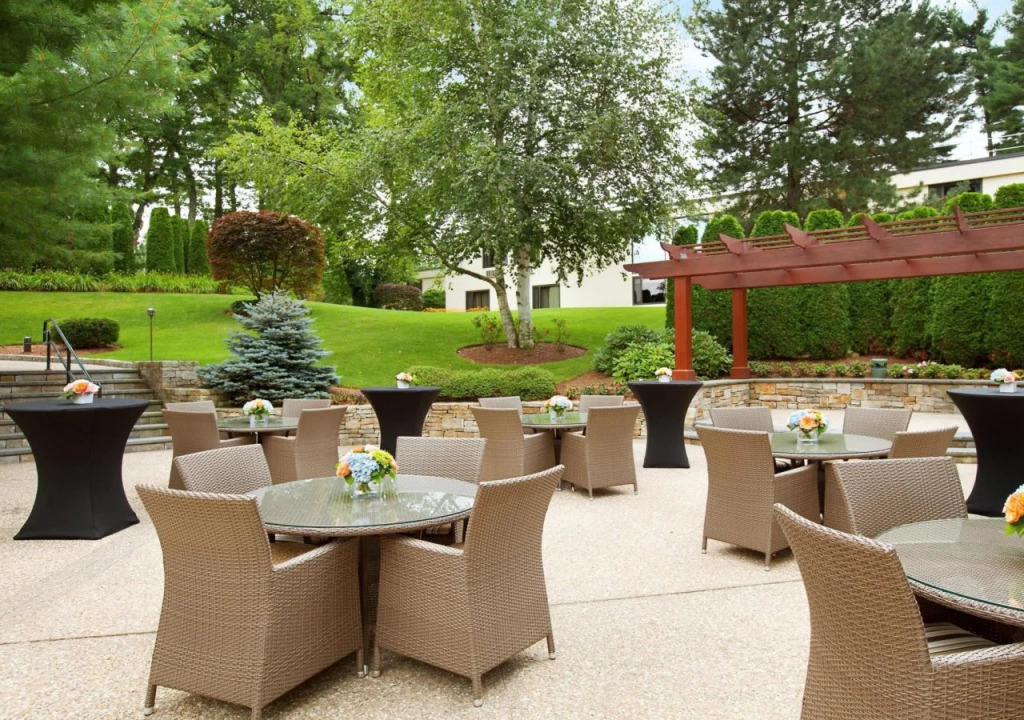 DoubleTree by Hilton Boston/Bedford Glen