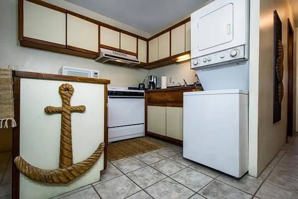Kona Isle E23