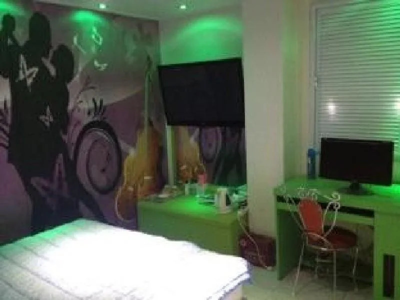 Crystal Motel