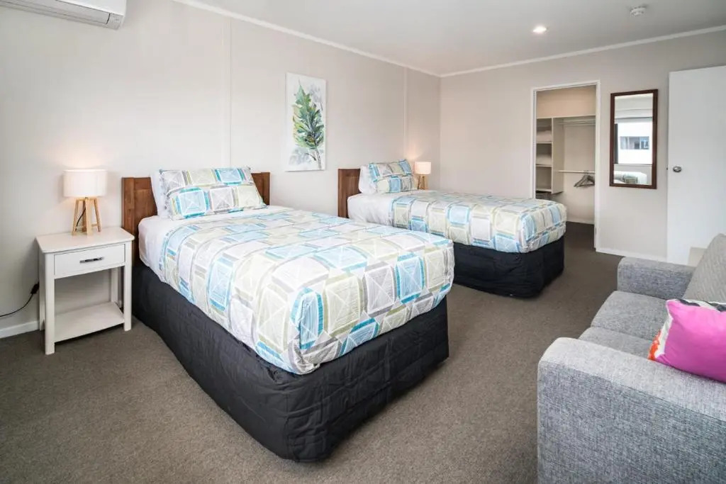 Central Manukau Escape