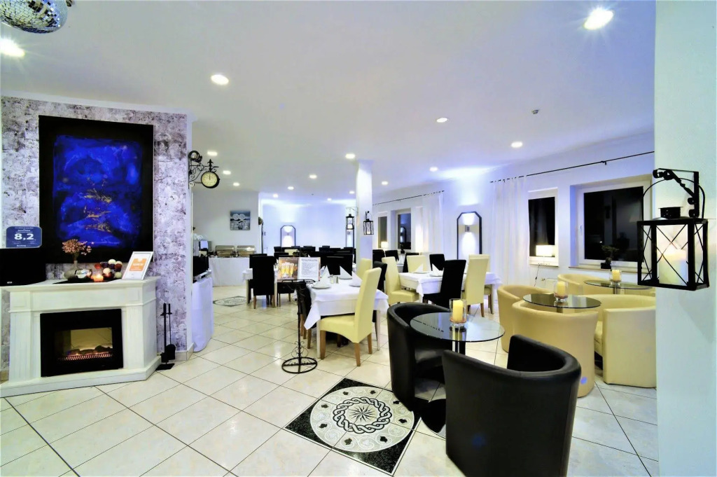 Ascot Hotel
