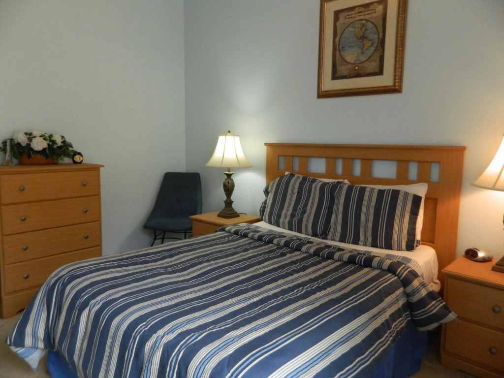 Delightful 4 Bed Pool Home with games room, Davenport, US