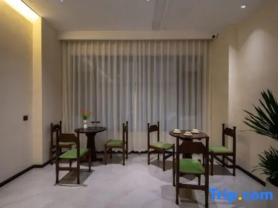 Xingman Yunli Designer Oxygen Homestay (Dukezong Ancient City Branch)