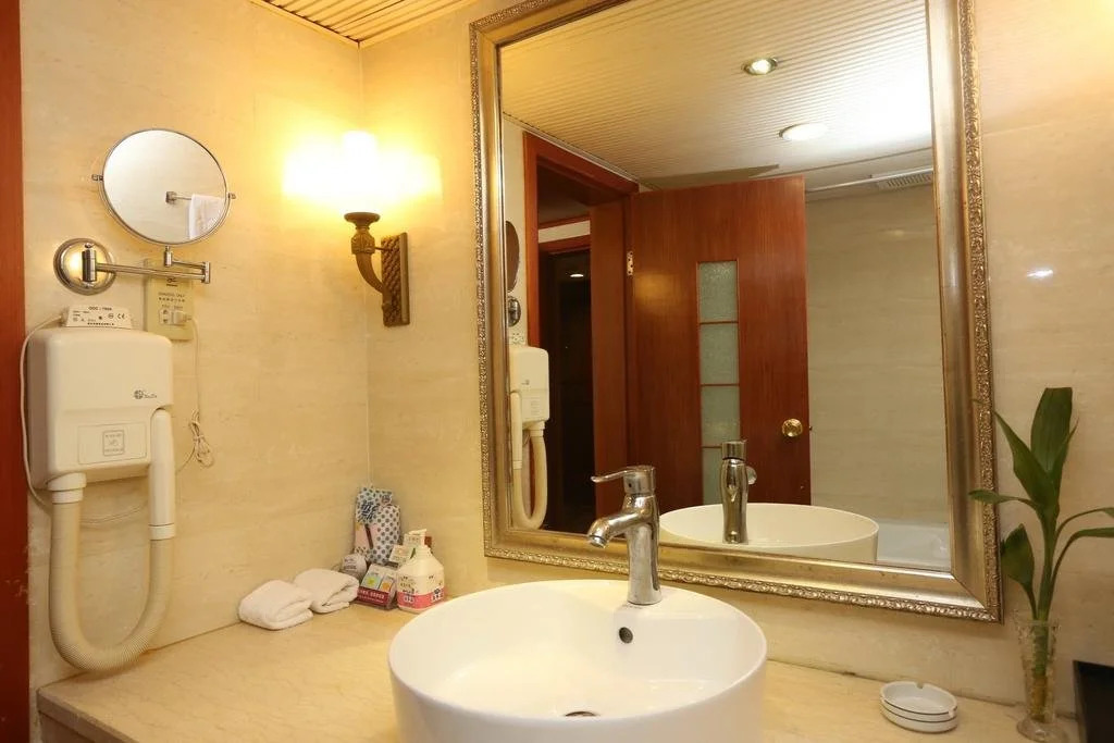 Sunjoy Inn