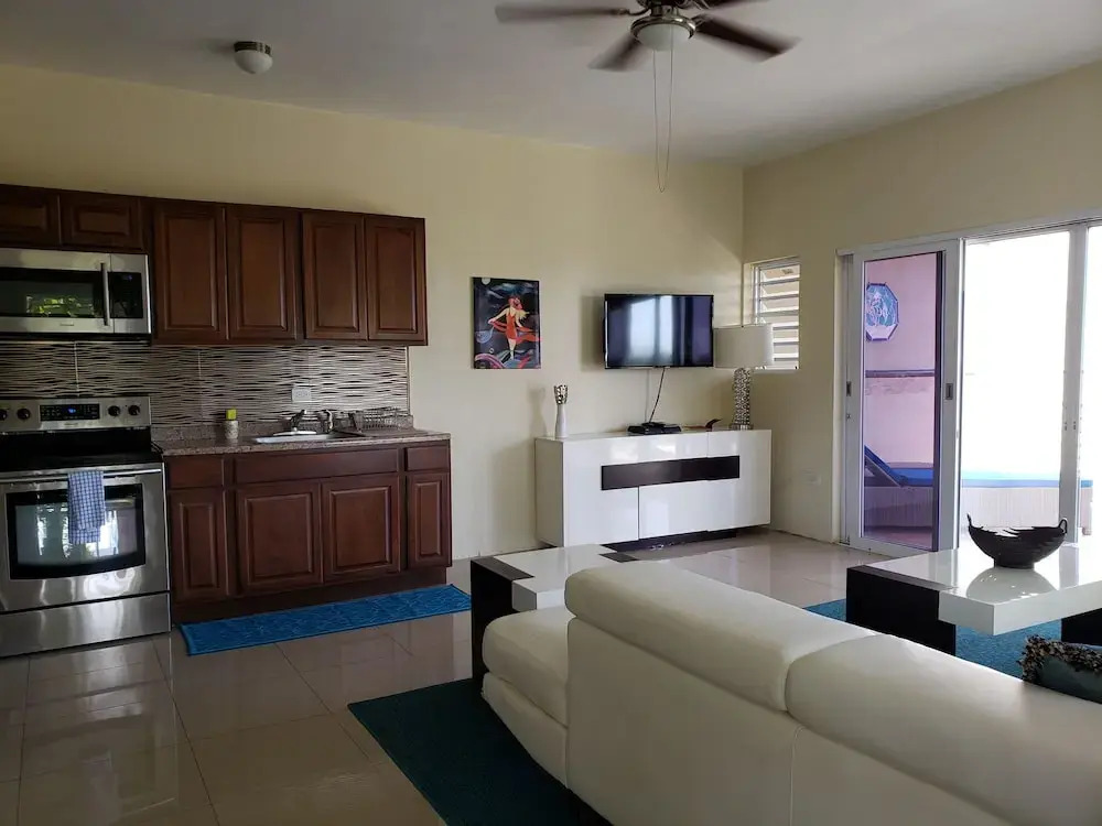 Villa Indigo Sunny 1BR Apartment in Private Gated Estate