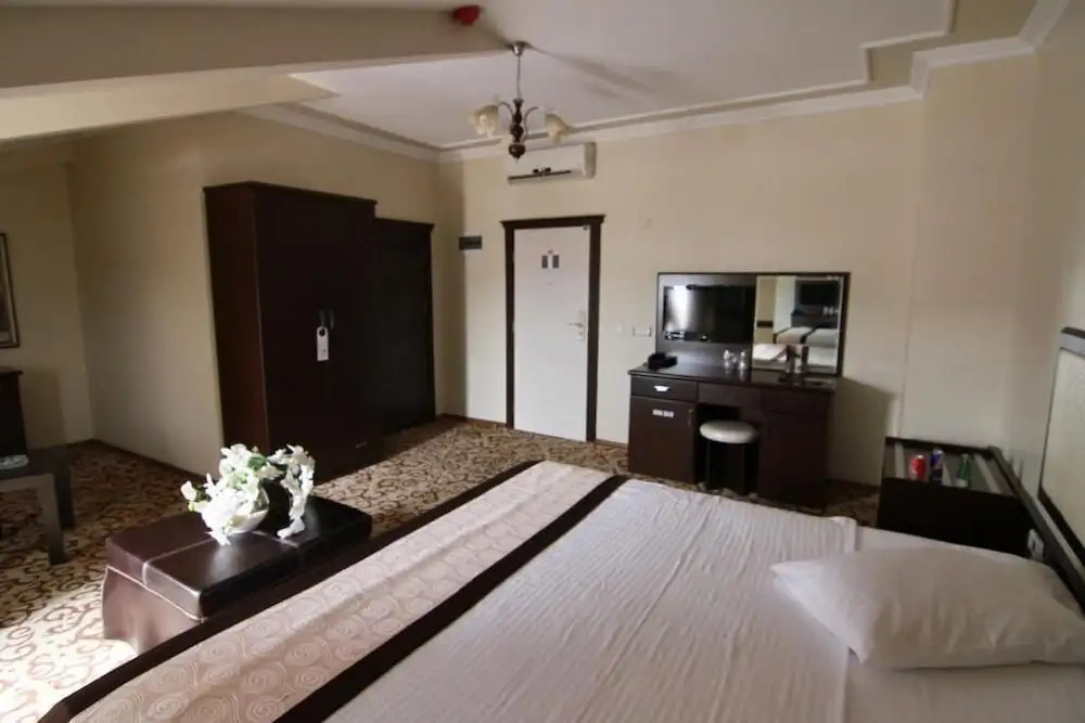 Teona Hotel
