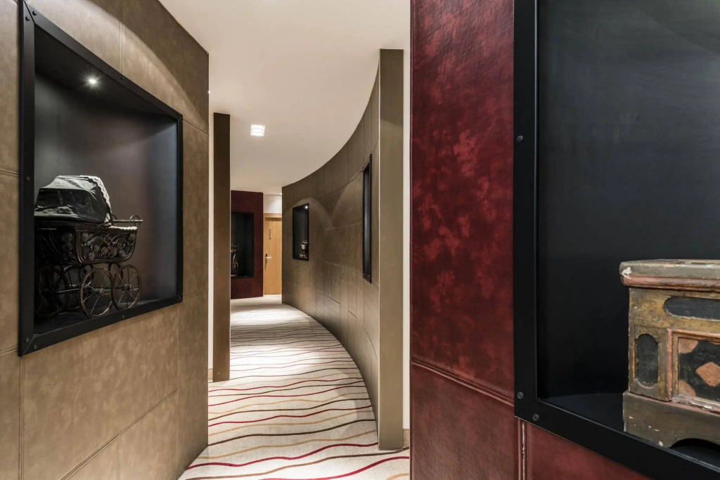 Post Hotel