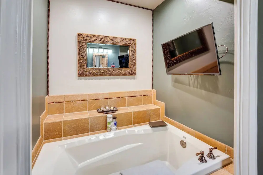 Pool, Spa & Mtn Views: Lake Havasu City Home