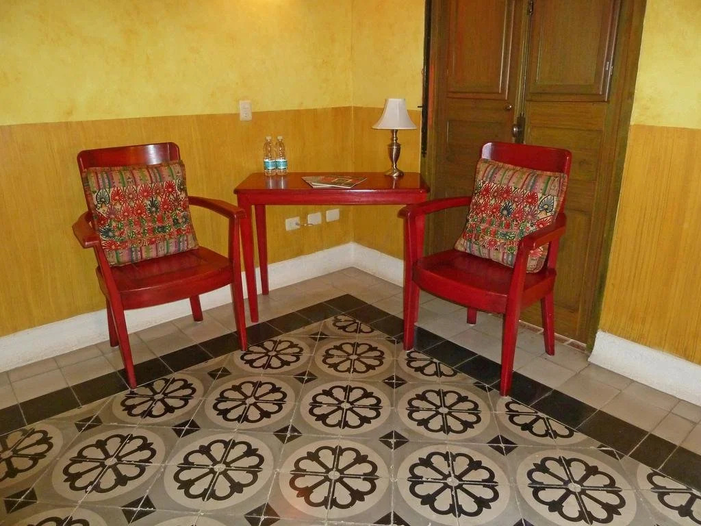Hotel Medio Mundo