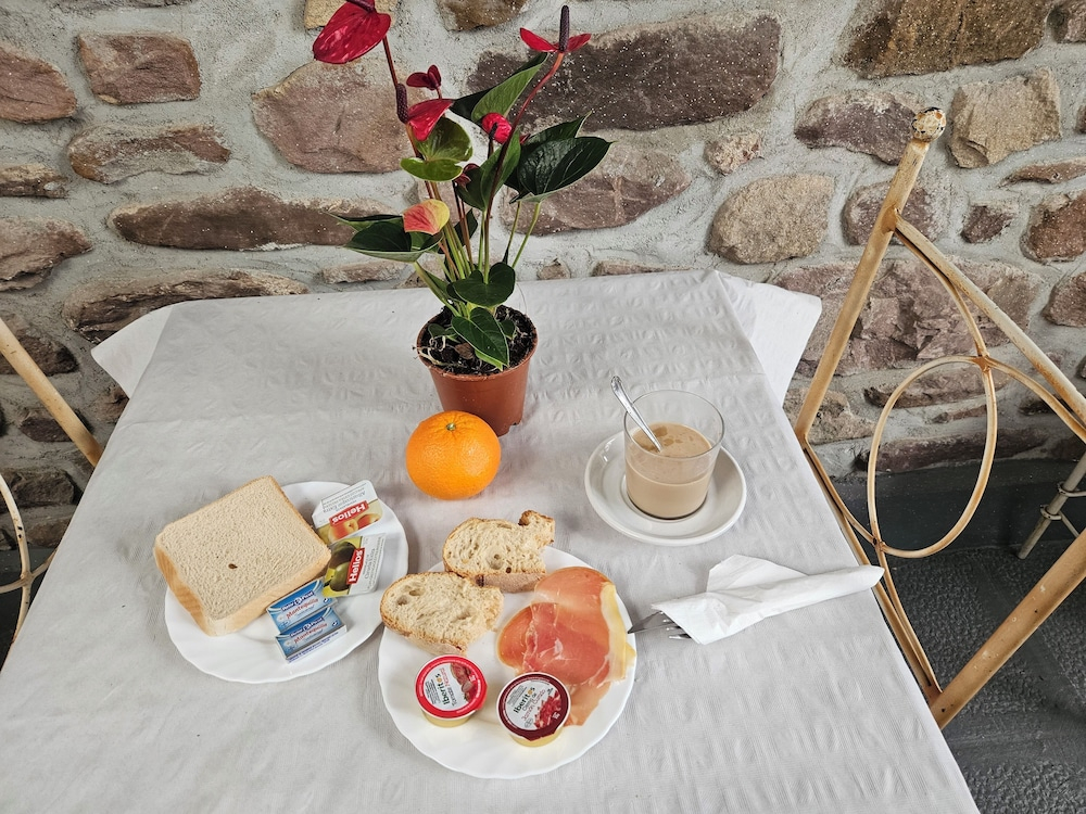 Hostal Mendaurpe