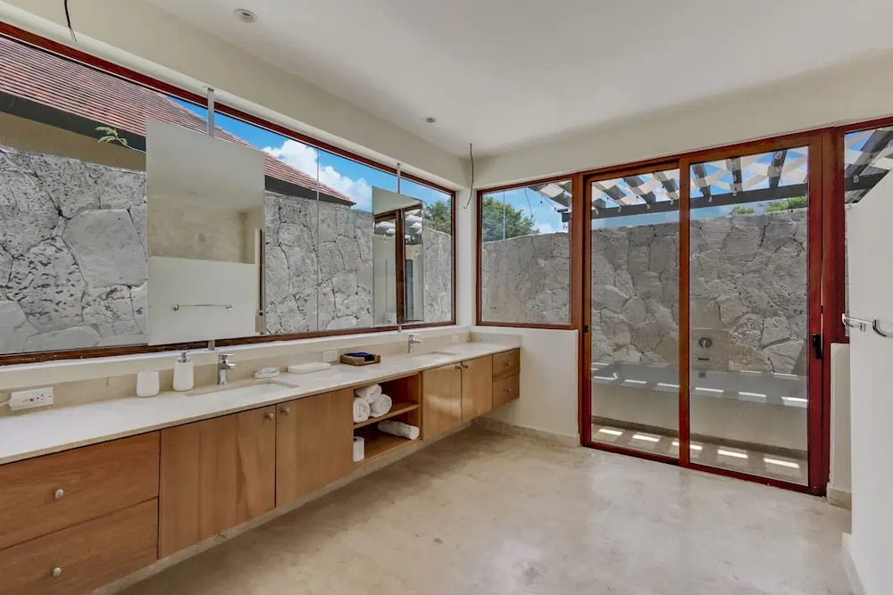 Luxury Cap Cana Villa with 3 Bedrooms, Plunge Pool, Maid, and Golf Course Access