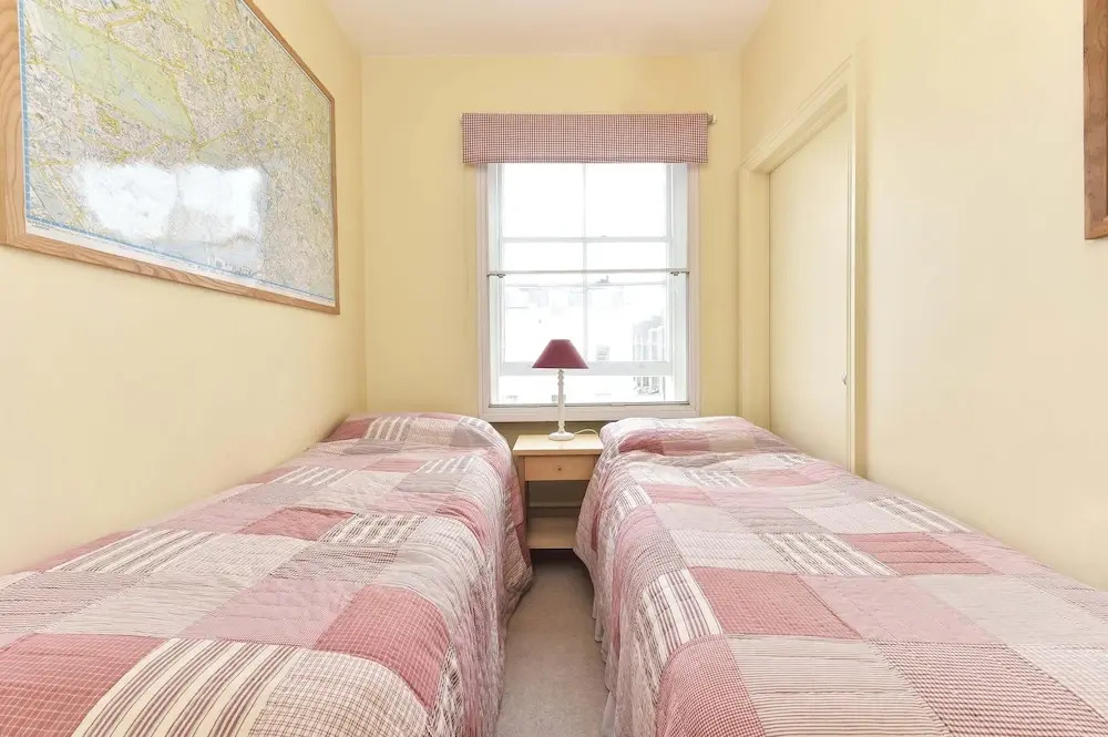 Smart 2 bedroom flat near Pimlico Tube