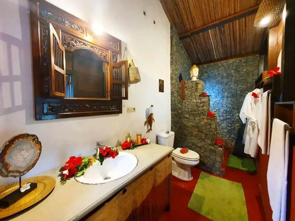 Hotel ECOLODGE LE RAVORAHA