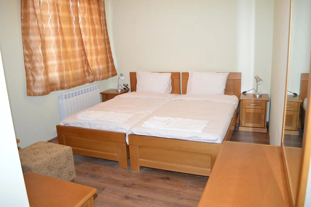 DE-YAN Guest House