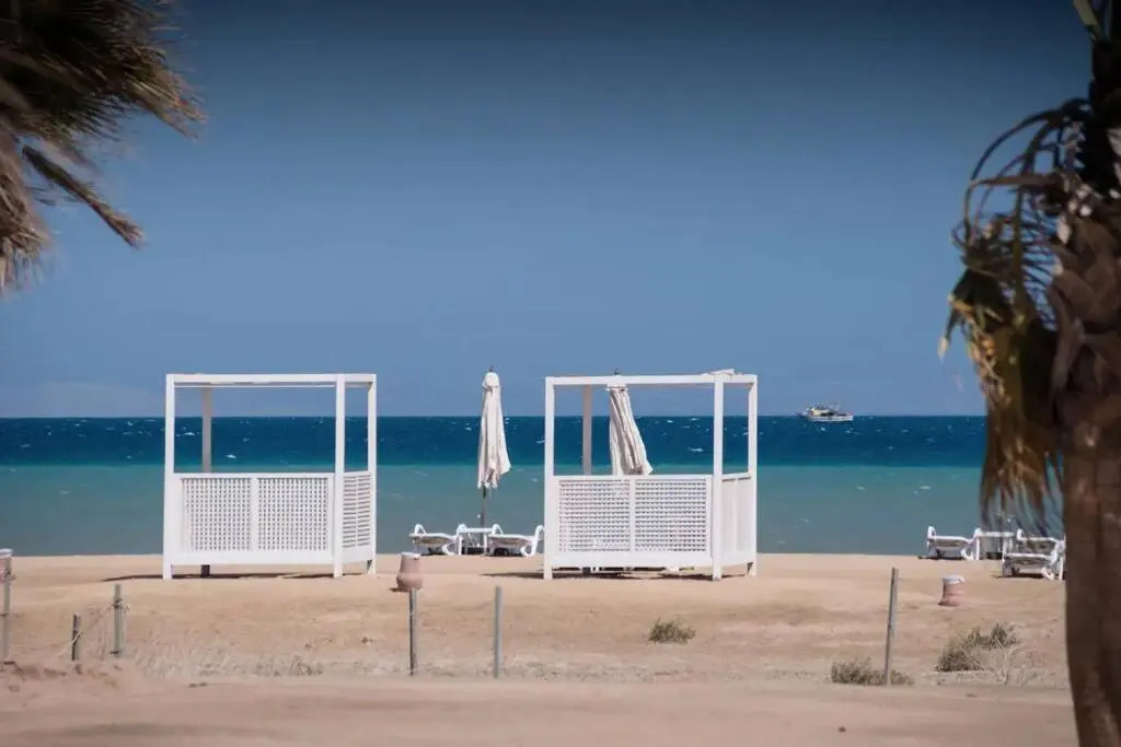 Lovely 1 Bedroom apt. At Mangroovy residence with free access to the Beach and Pools