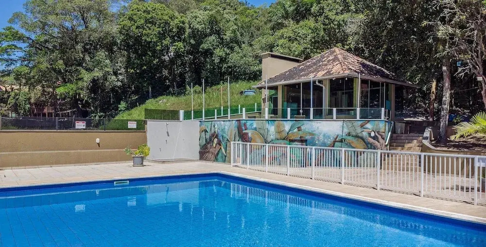 Apt in Condo w/ Pool 140 m From the Beach Rar0213