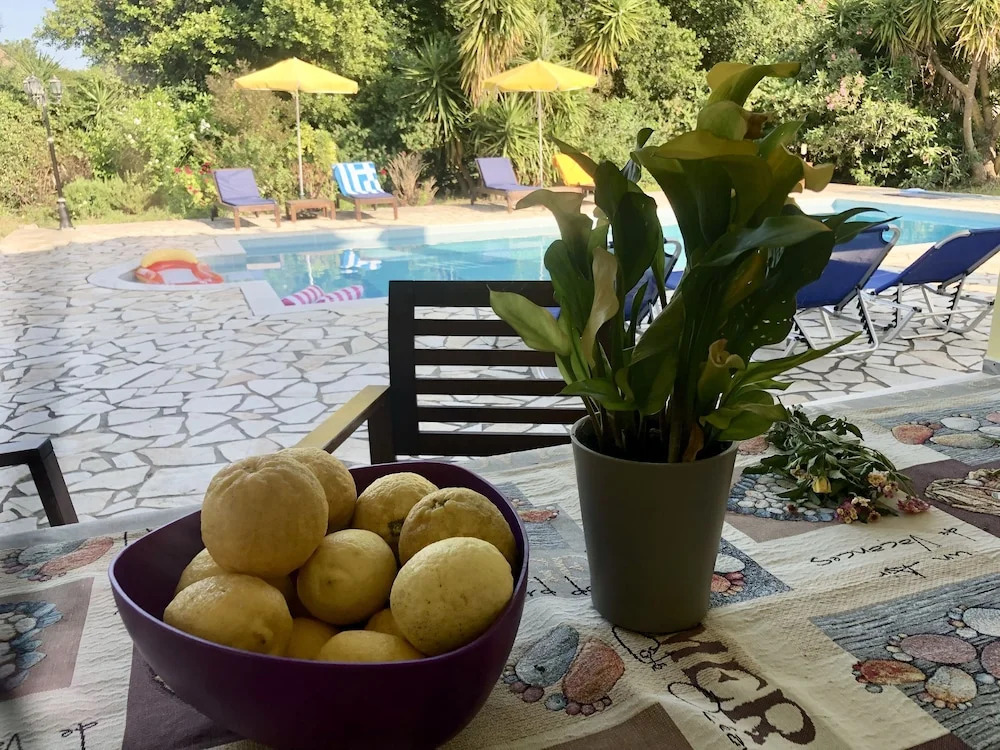 Spacious 5 Bed Villa With Pool in Kefalonia