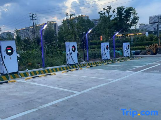 Jinpei Yunqi Hotel (Jinhua Automobile City Fruit Wholesale Market Store)