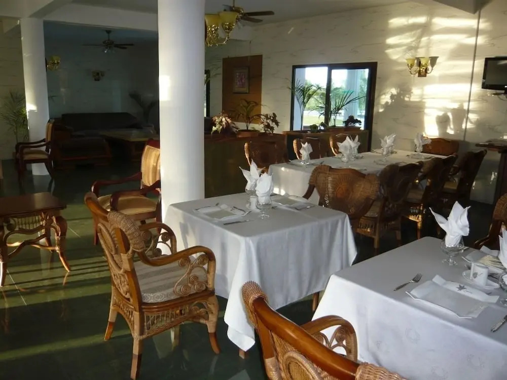 Sunny Golf Hotel