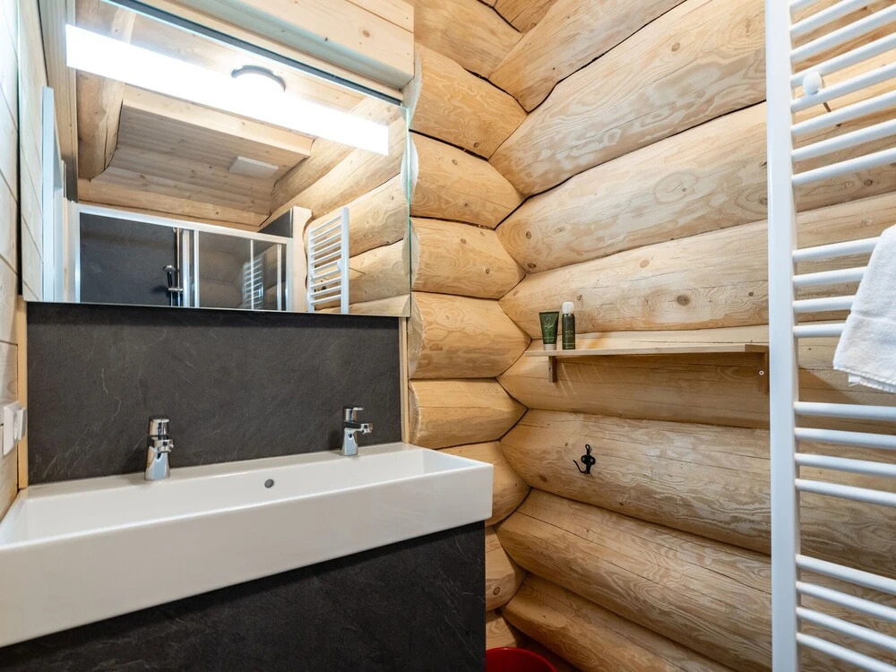 Lovely Chalet With Lush Green View in Carinthia