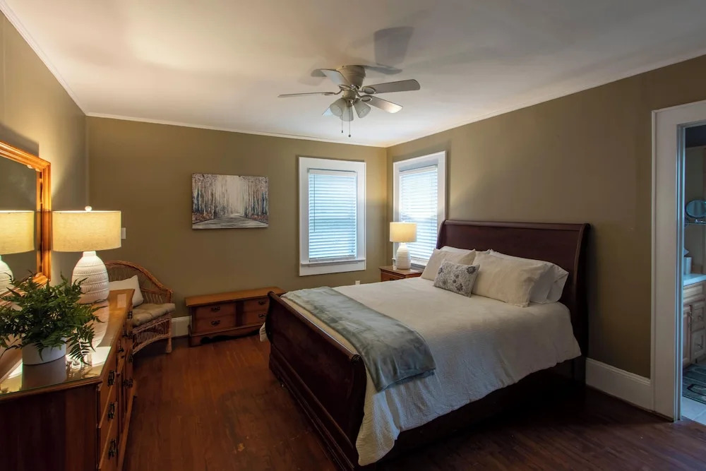 Dawg Daze Cottage