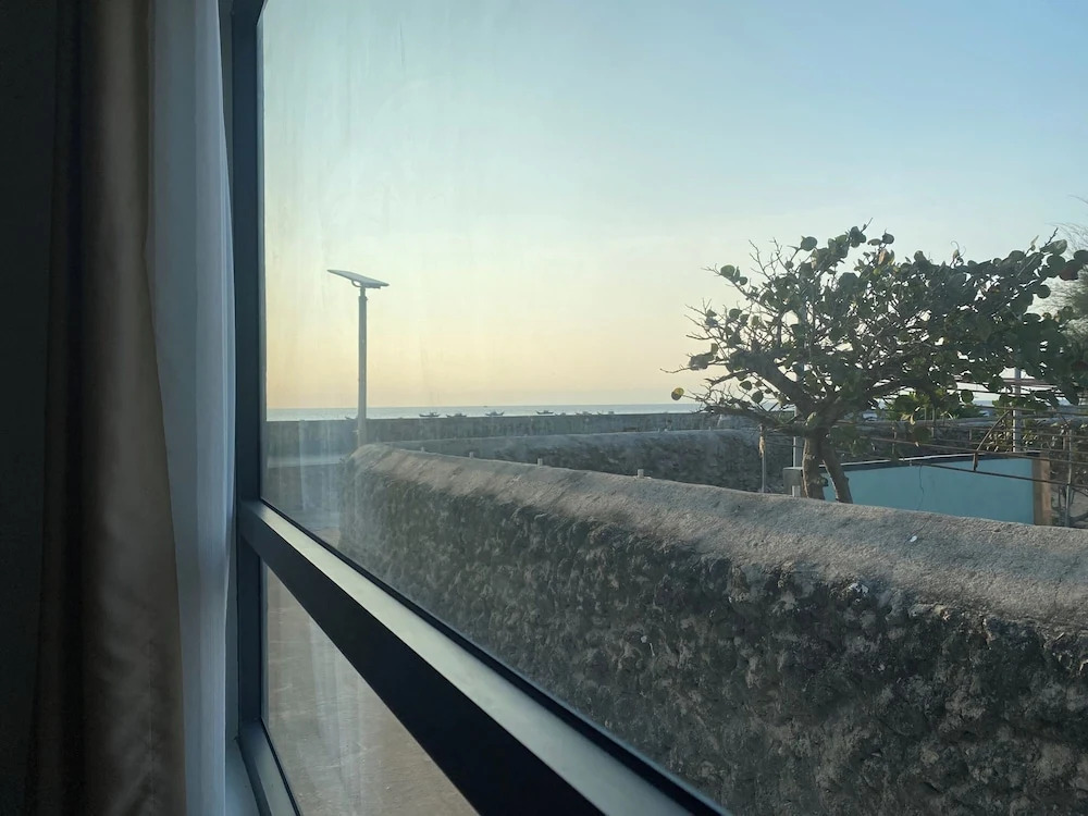 Island Sunset Hotel - Đảo Phú Quý