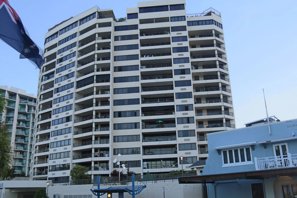 Cairns Aquarius